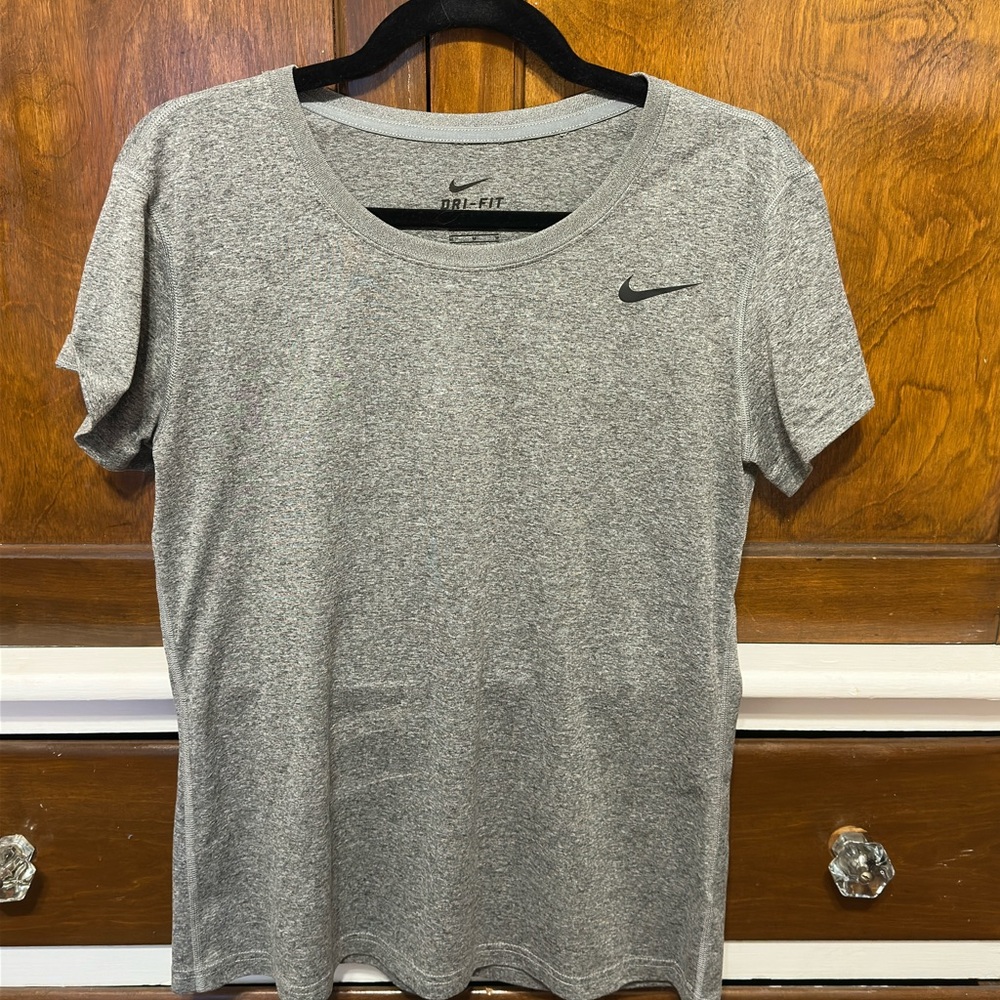Nike Dri-fit gray shirt - Size Medium